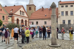 na-Malym-Rynku-w-Bystrzycy-Klodzkiej-kroluje-pregierz